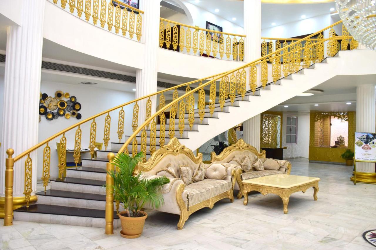 The Royal Palace Dewās Екстериор снимка