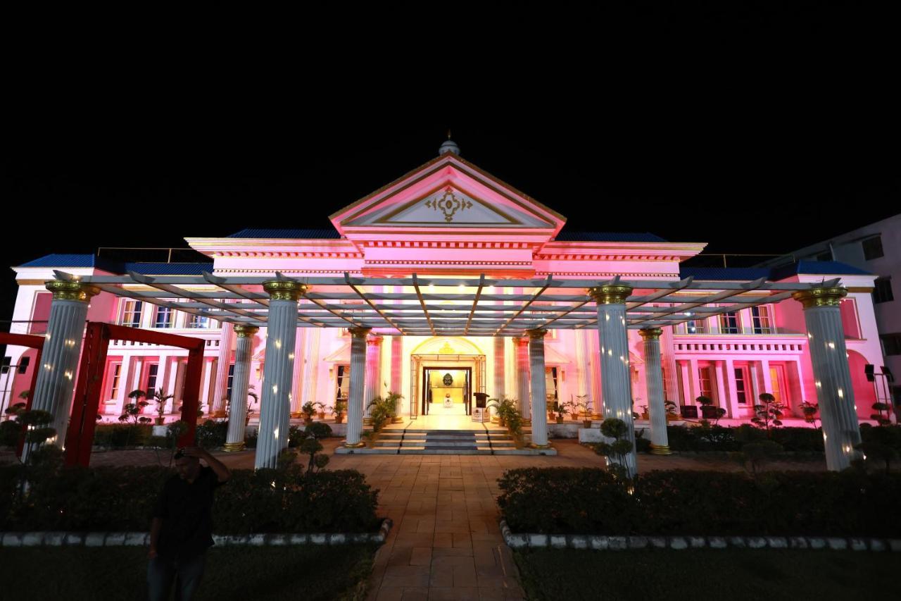 The Royal Palace Dewās Екстериор снимка
